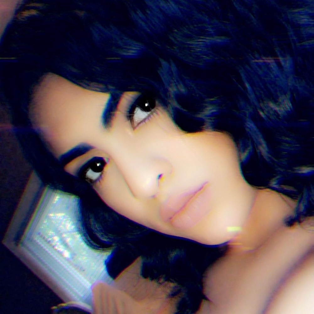 Meet your Posher, Dayana